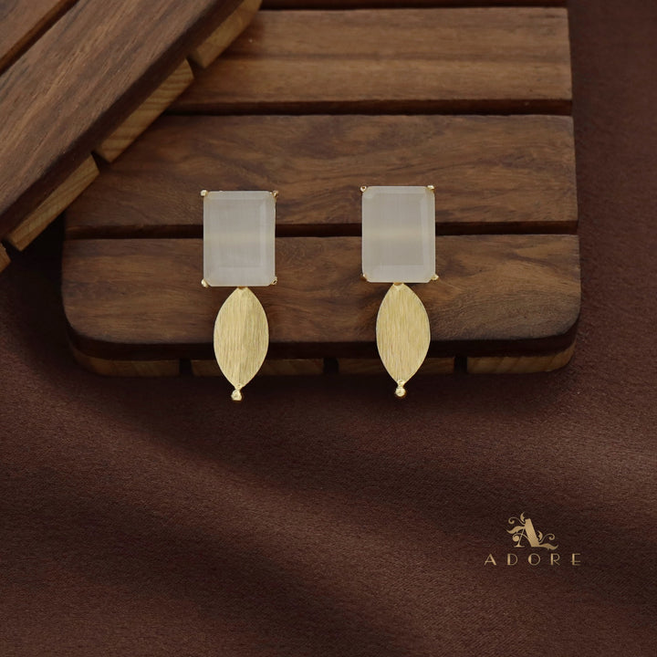 Golden Claw Rectangle One Fold Leaf Earring