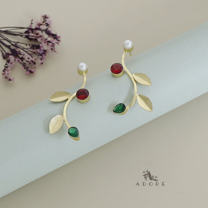 Curvy Fold Leaf Glossy Pearl Earring