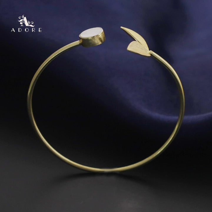 Golden Round MOP Twin Leaf Bangle