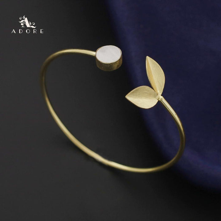 Golden Round MOP Twin Leaf Bangle