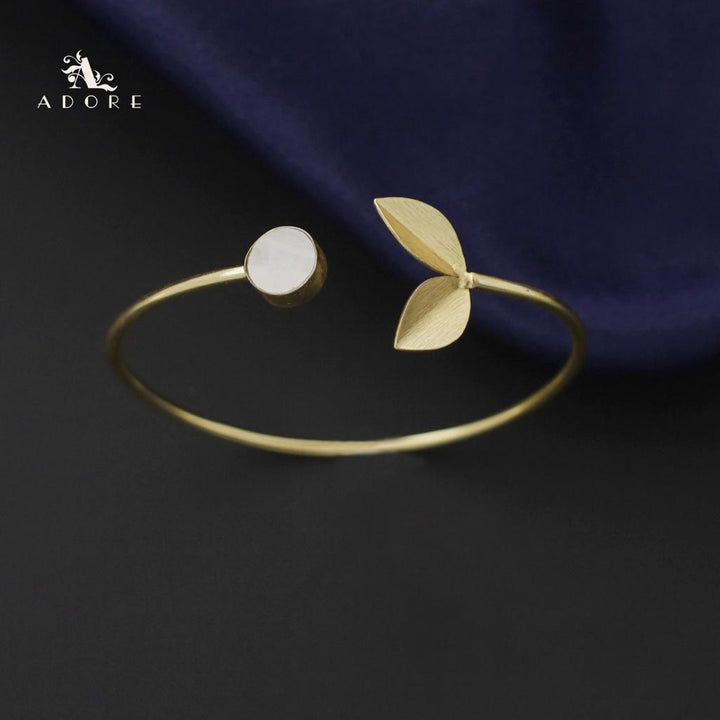 Golden Round MOP Twin Leaf Bangle