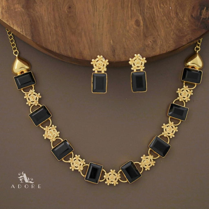 Royal Sparkle Neckpiece Plus Stud