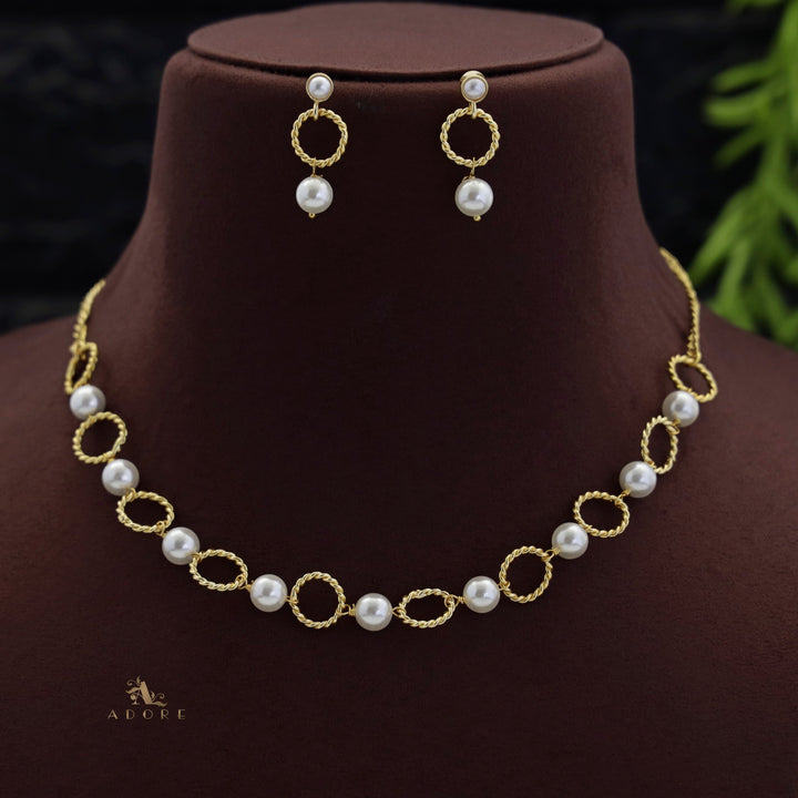 Golden Adya Circle Pearl Short Neckpiece With Earring