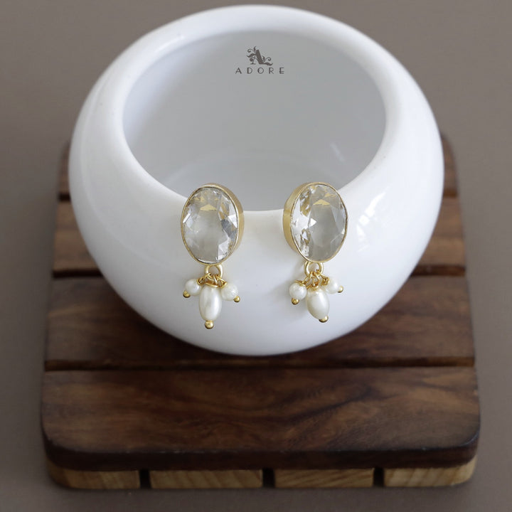 Liv Glossy Oval Pearl Earring