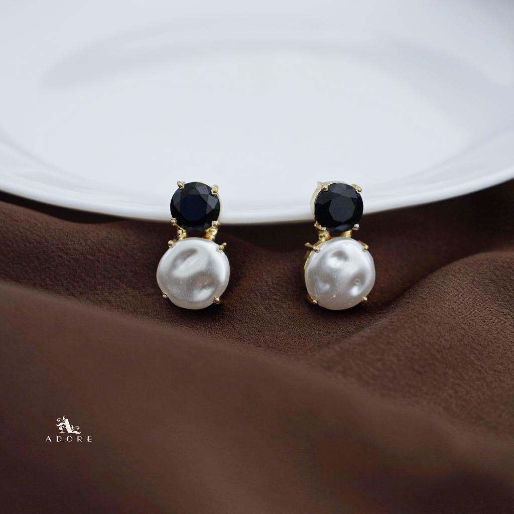 Glossy Mini Baroque Snowman Claw Earring