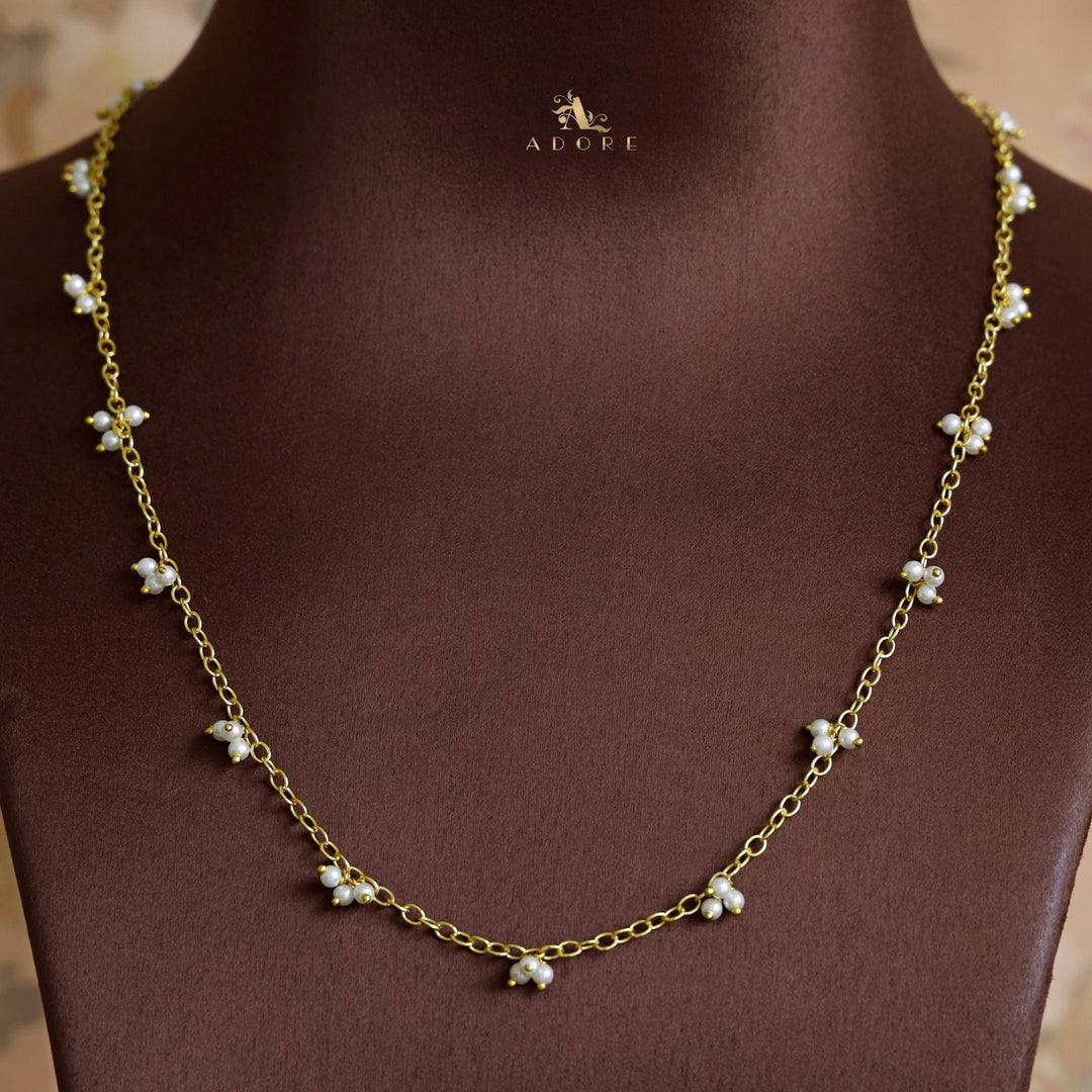 Omnia Chainy Cluster Pearl Neckpiece