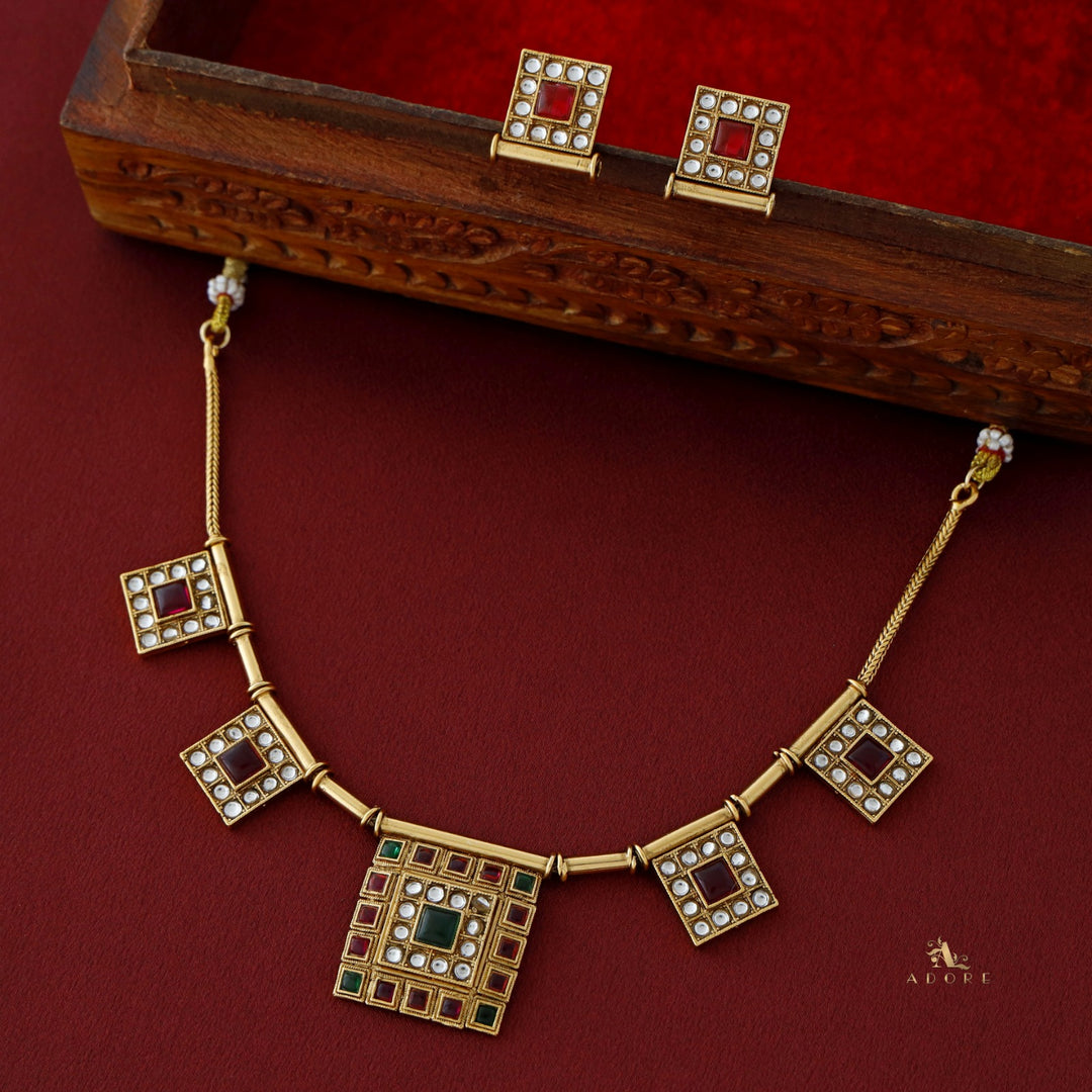 Aakaanksha Square Short Neckpiece With Earring