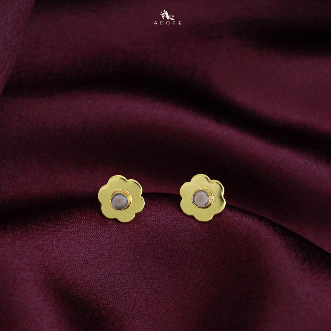 Viana Glossy Flower Stud