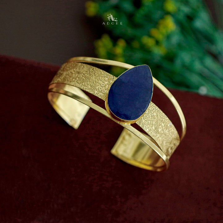 Golden Designed Dew Drop Bangle