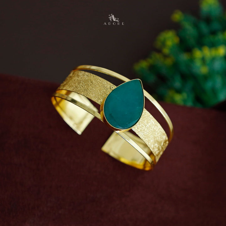 Golden Designed Dew Drop Bangle