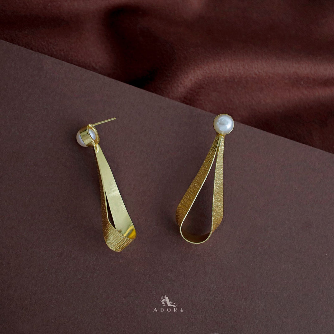 Golden Textured Folded Ribbon Pearl Earring