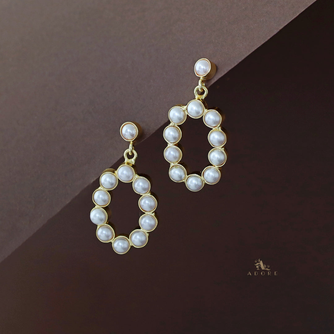 Hattie Oval Pearl Earring