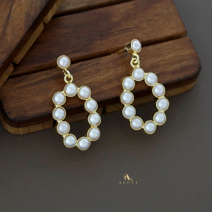 Hattie Oval Pearl Earring