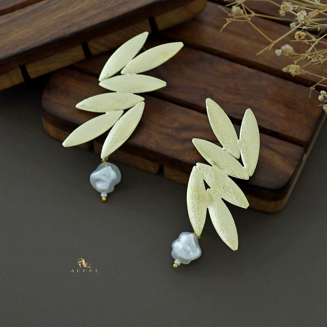 Leena Golden Leafy Baroque Earring