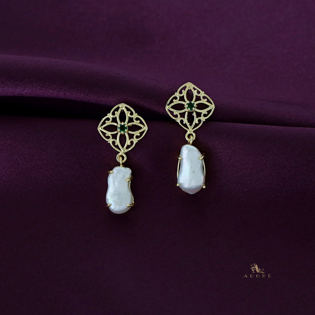 Millie Golden Flower Baroque Earring