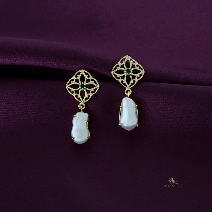 Millie Golden Flower Baroque Earring