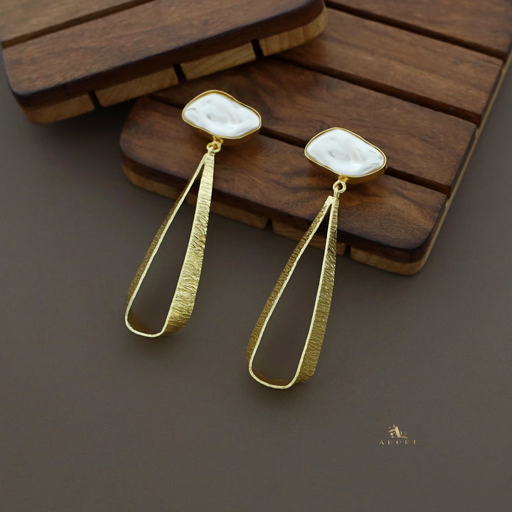 Golden Baroque Textured Hanging Earring