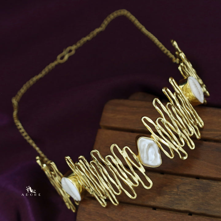 Trixie Zigzag Baroque + Shell Neck Cuff