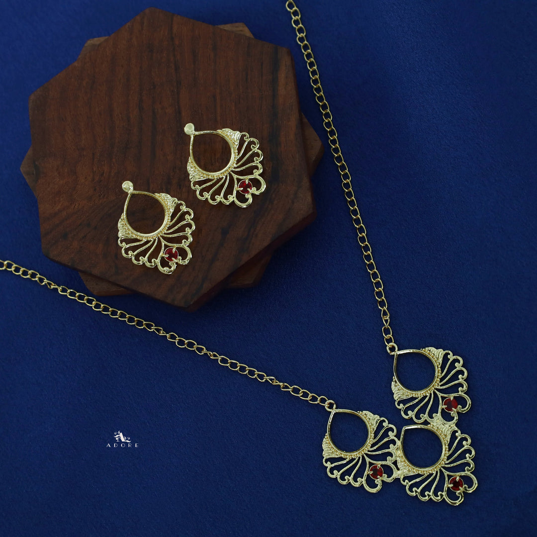 Golden Floral Pattern Neckpiece With Earring