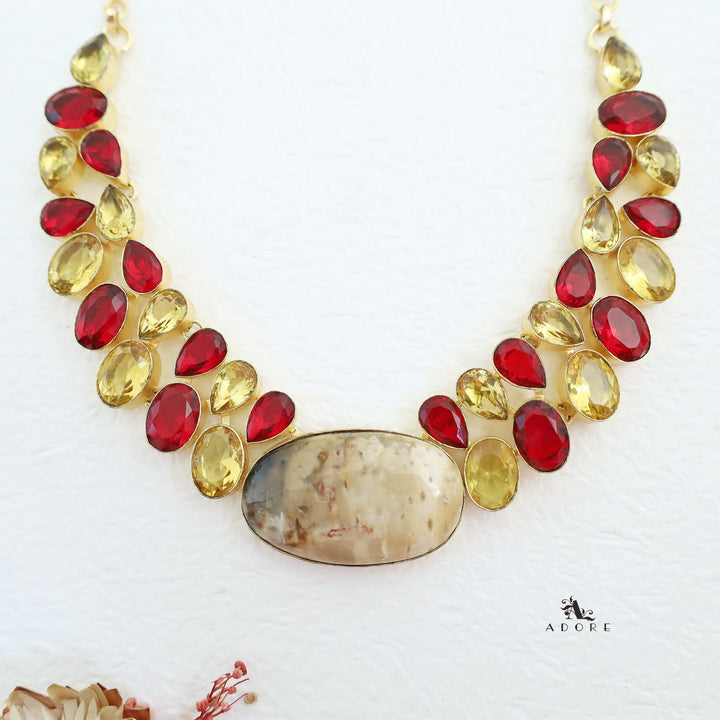 Felise Glossy Neckpiece