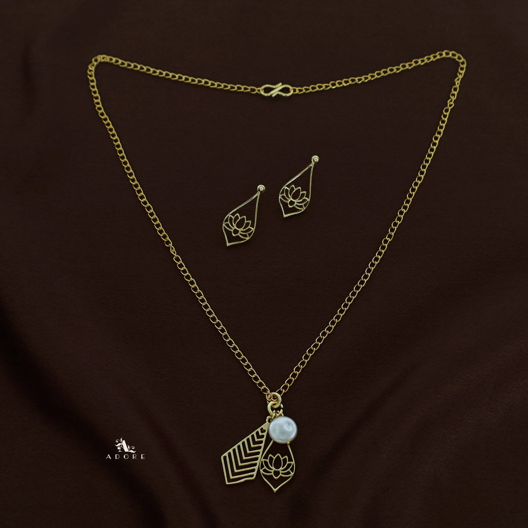 Golden Lotus Dual Pendant Neckpiece With Earring