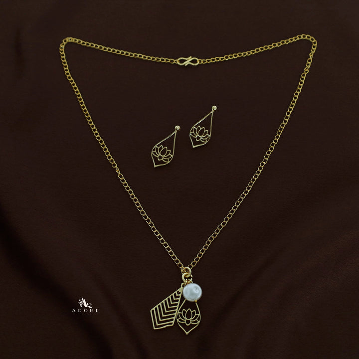 Golden Lotus Dual Pendant Neckpiece With Earring