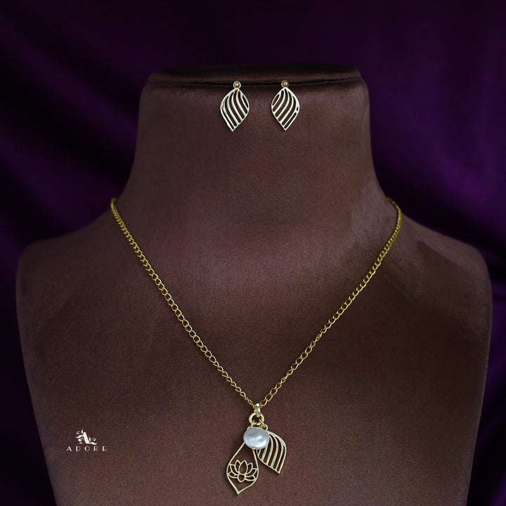 Golden Lotus Dual Pendant Neckpiece With Earring