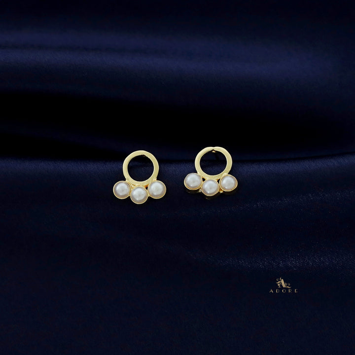 Ida Golden Round Tri Pearl Earring