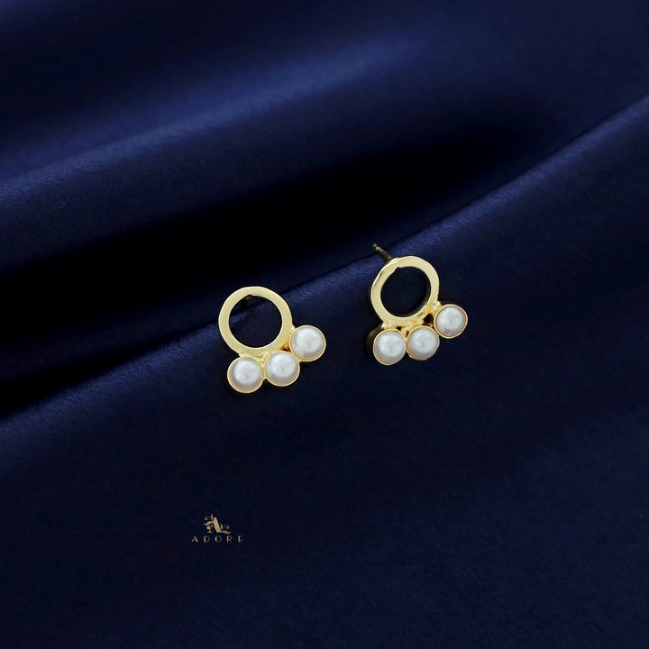 Ida Golden Round Tri Pearl Earring