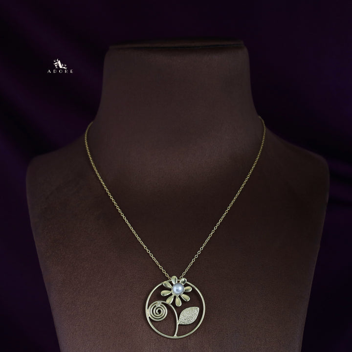 Golden Flower Frame Pendant Neckpiece