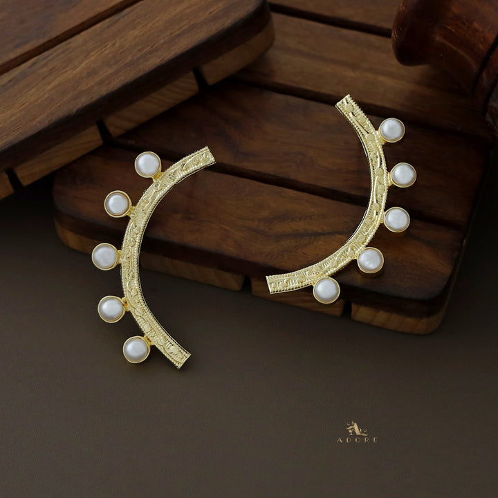 Golden Textured 5 Pearl Earring