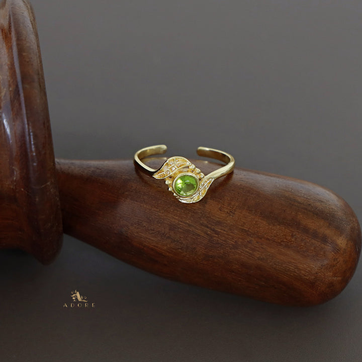 Golden Leafy Round Glossy Ring