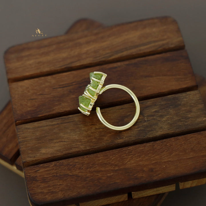 Golden Flower Claw Dyed Stone Ring