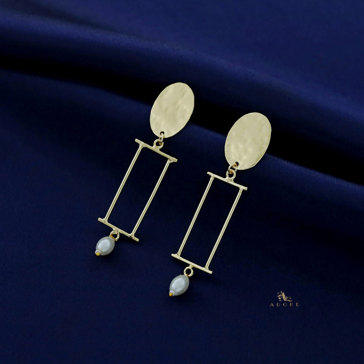 Golden Oval Hammered Rectangle Pearl Earring