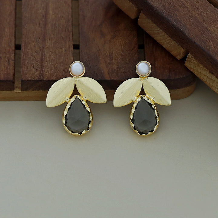 Ajala 2 Fold Leaf Glossy With Pearl Earring