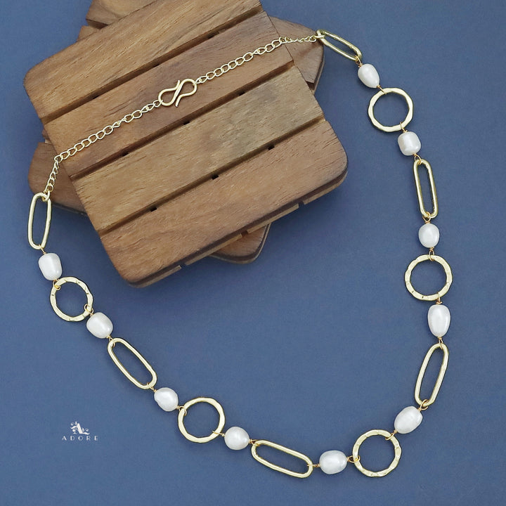 Golden Circle + Oval Pearl Neckpiece