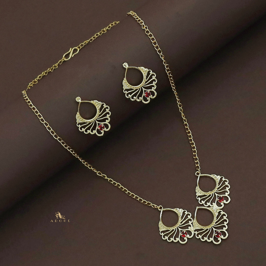 Golden Floral Pattern Neckpiece With Earring