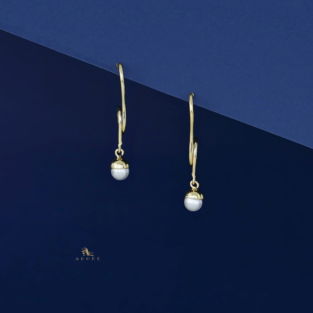 Golden Twisted Circle Pearl Earring