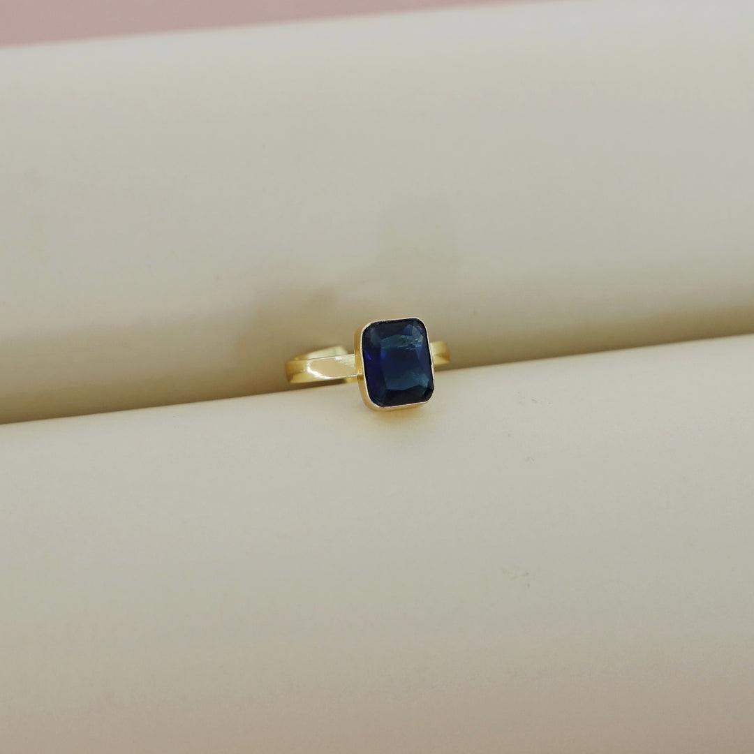 Tiny Rectangle Single Stone Ring