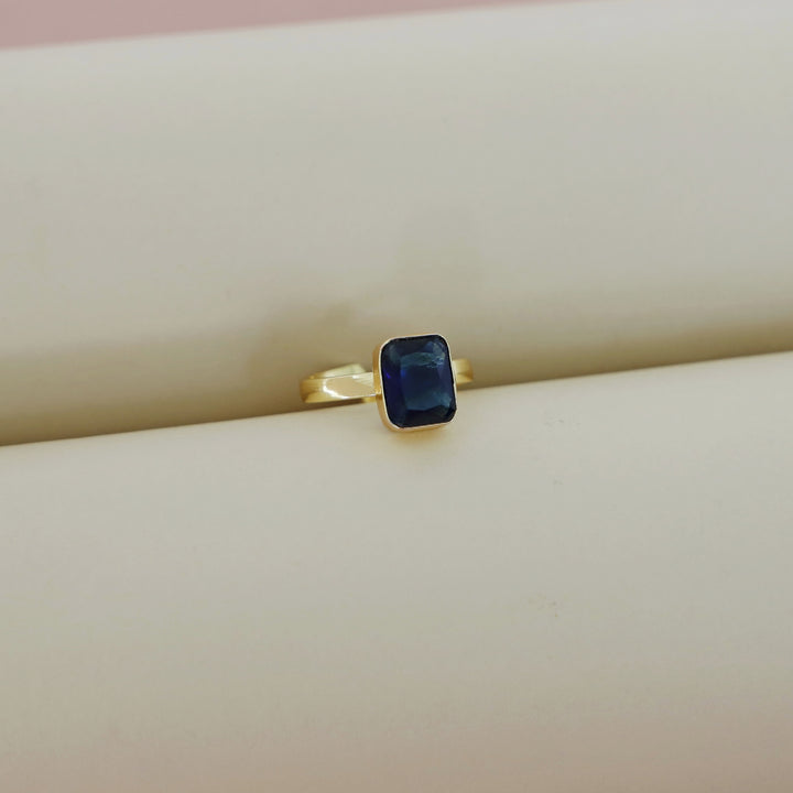 Tiny Rectangle Single Stone Ring