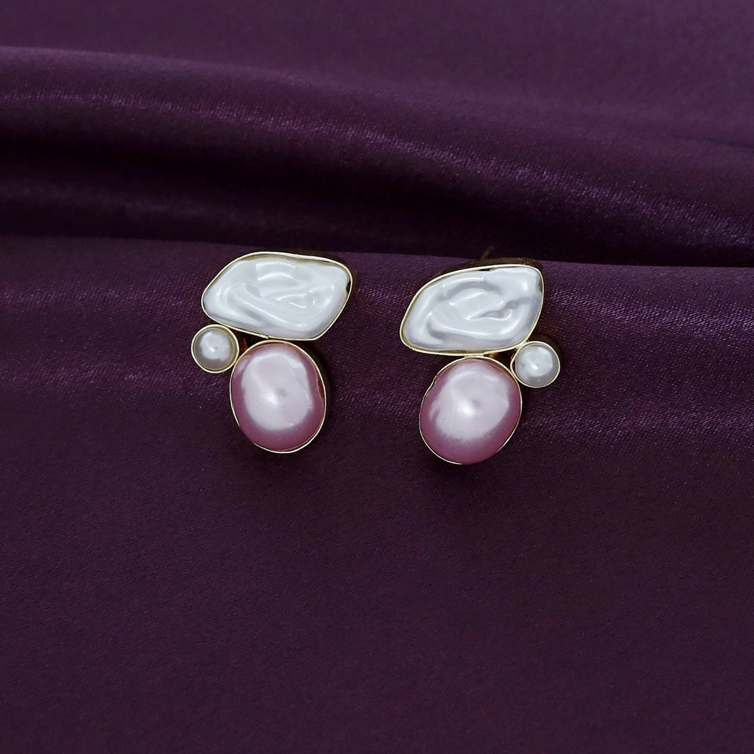 Freya Baroque Pearl Earring