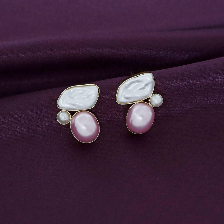 Freya Baroque Pearl Earring