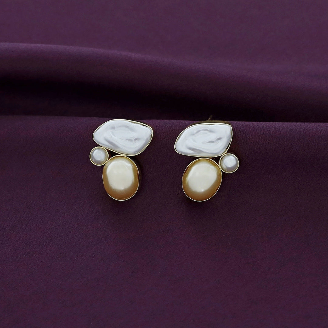 Freya Baroque Pearl Earring