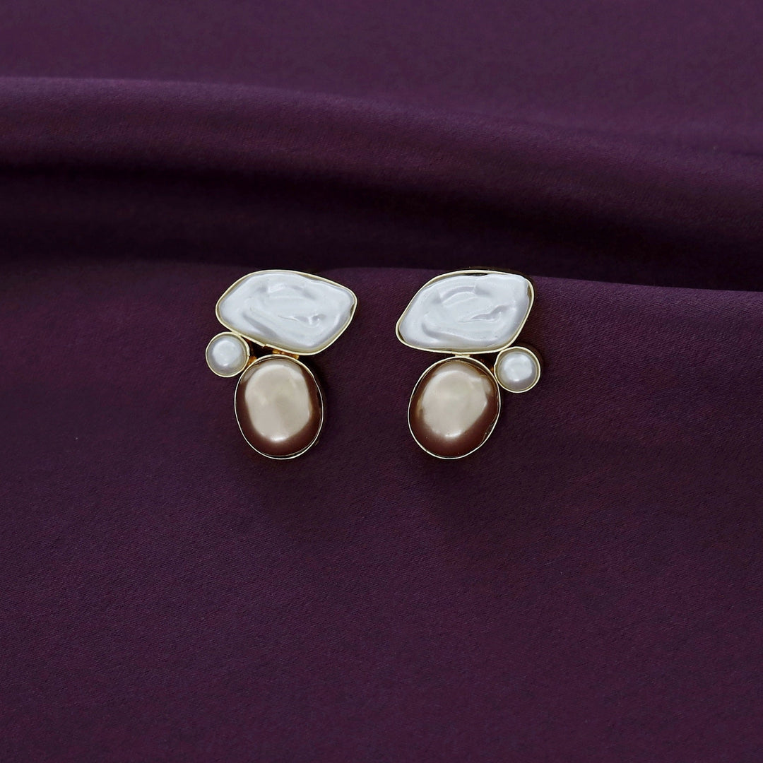 Freya Baroque Pearl Earring