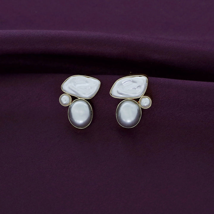 Freya Baroque Pearl Earring