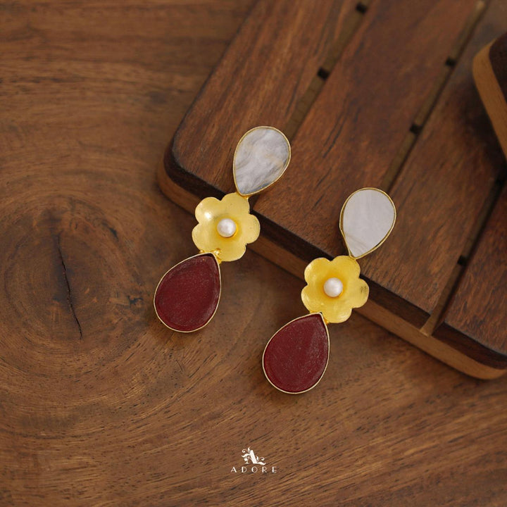 Haizea Harmony Golden Flower MOP Earring