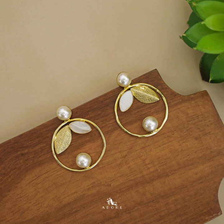 Textured Leaf MOP Glossy Round Earring