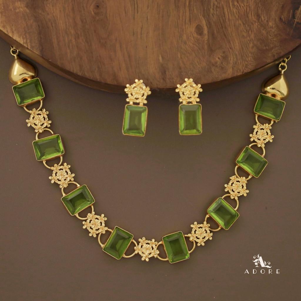 Royal Sparkle Neckpiece Plus Stud