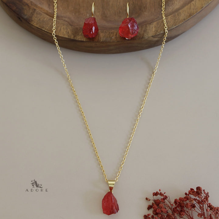 Tordis Raw Stone + Dyed Long Neckpiece With Drop