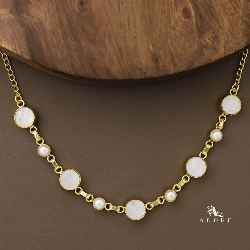 26 Best Pearl Necklaces for Women 2023